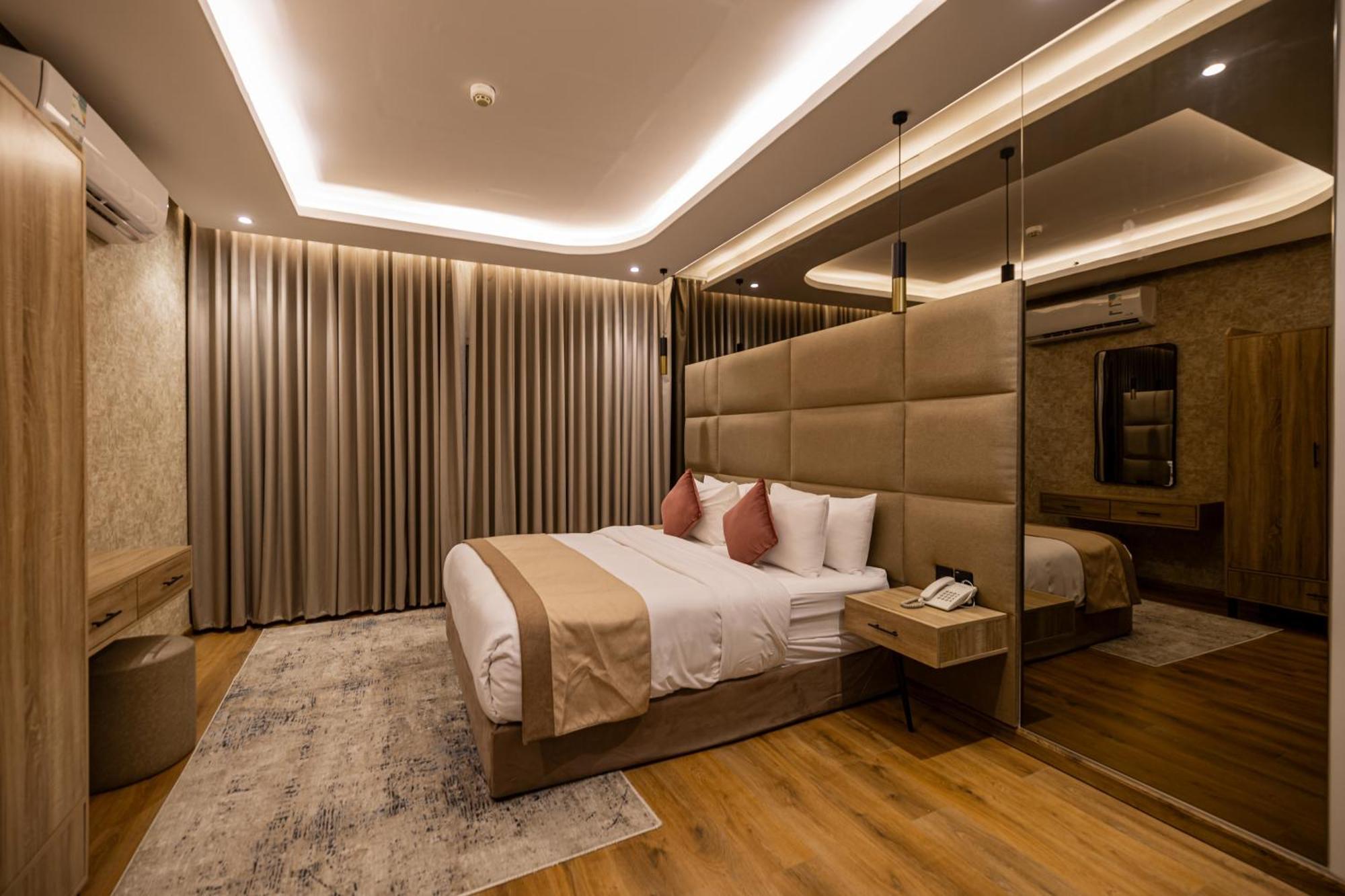 Xyz Hotel Riaad Buitenkant foto